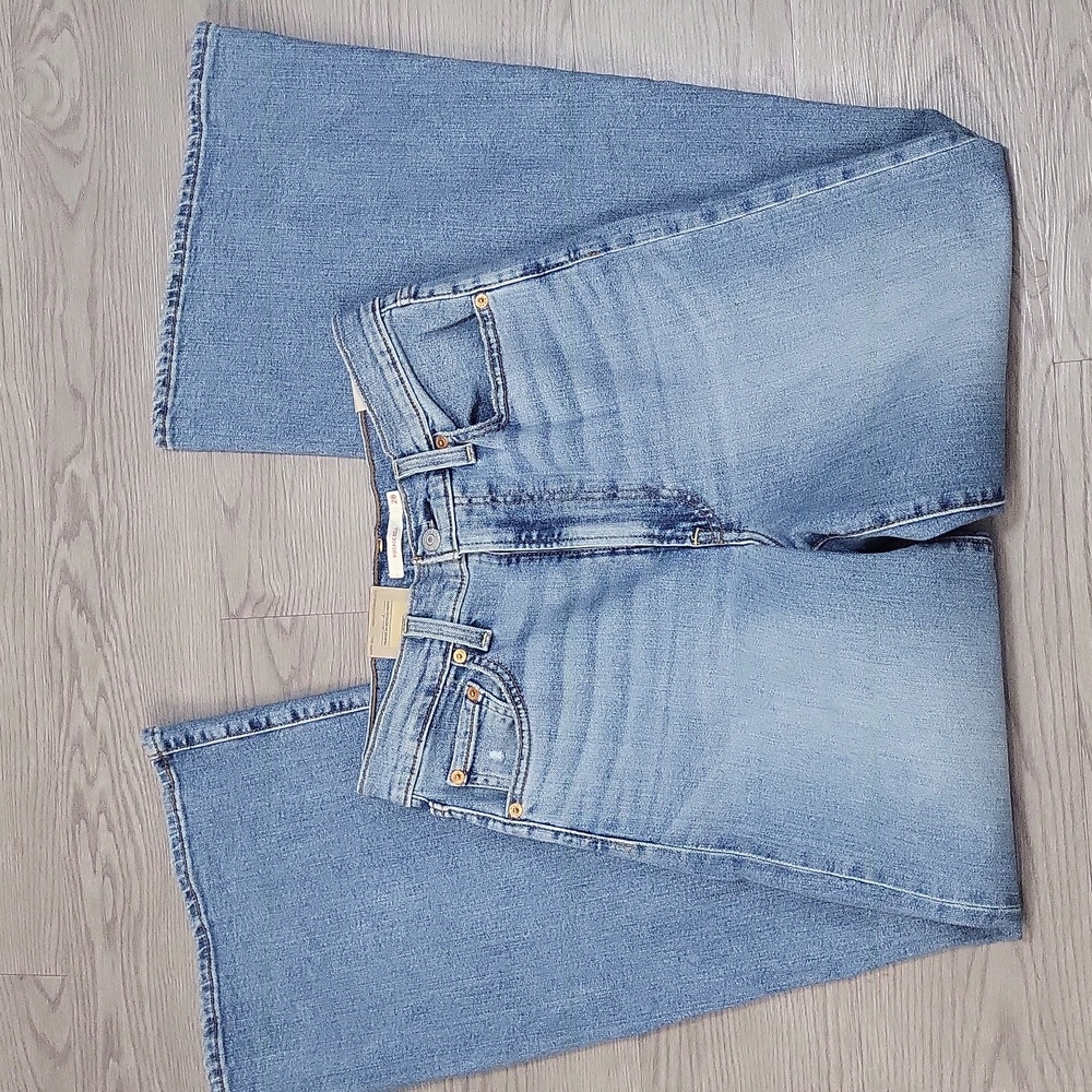 COPY - Levi's Ribcage Bell Jeans Size 28x32